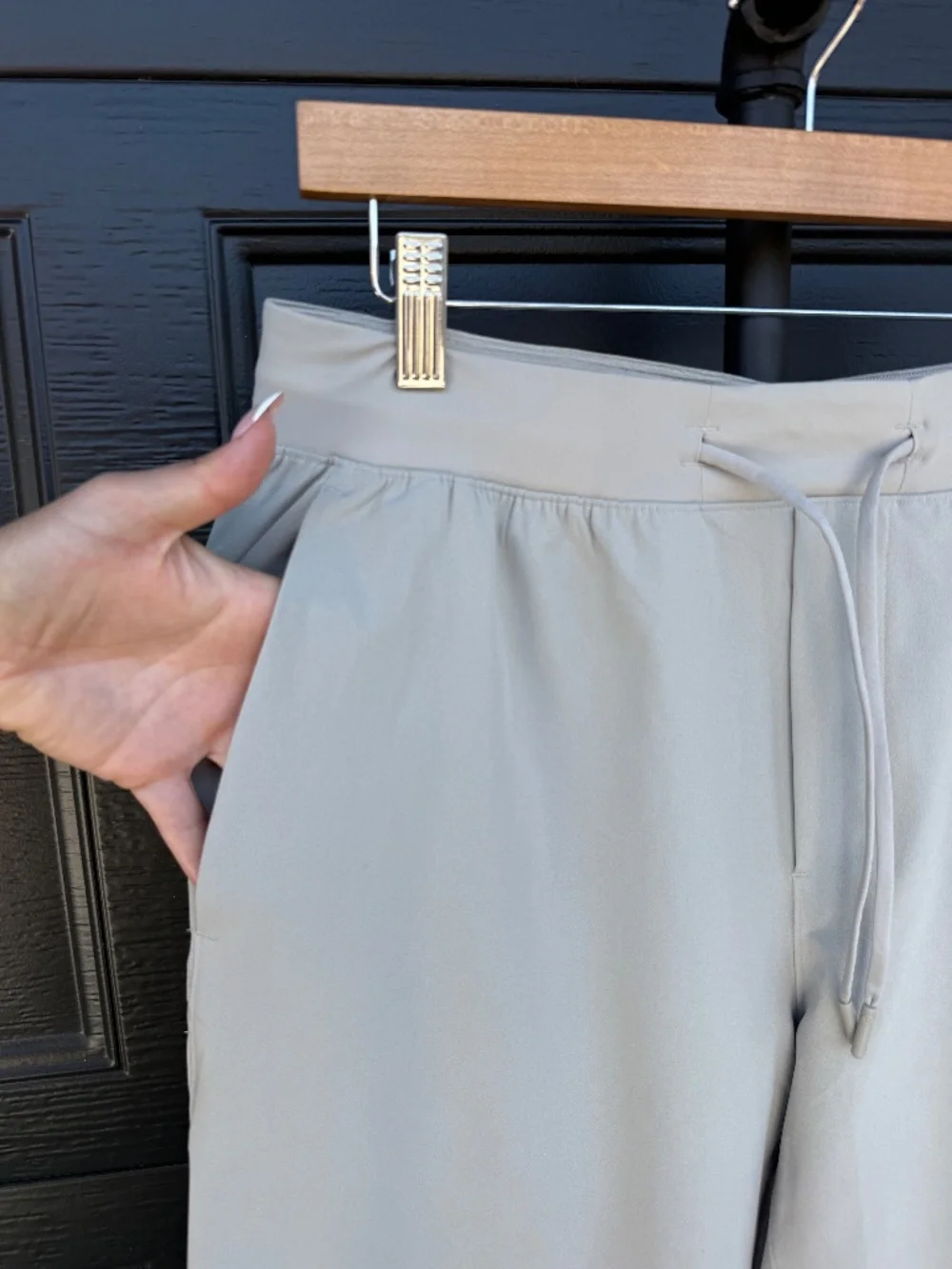 Used! Men's Lululemon Athletic Drawstring Waistband Beige Cream Pants Size L